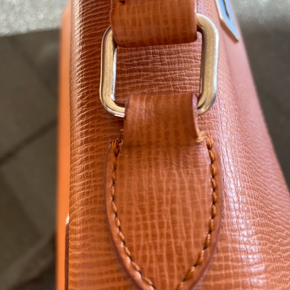 Biscuter Barcelona Leather Handbag - Picture 5 of 16